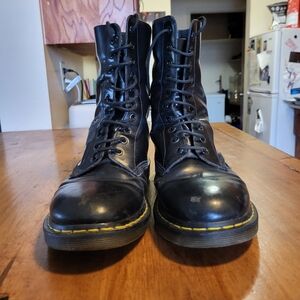 Dr Martens 1490 Boots